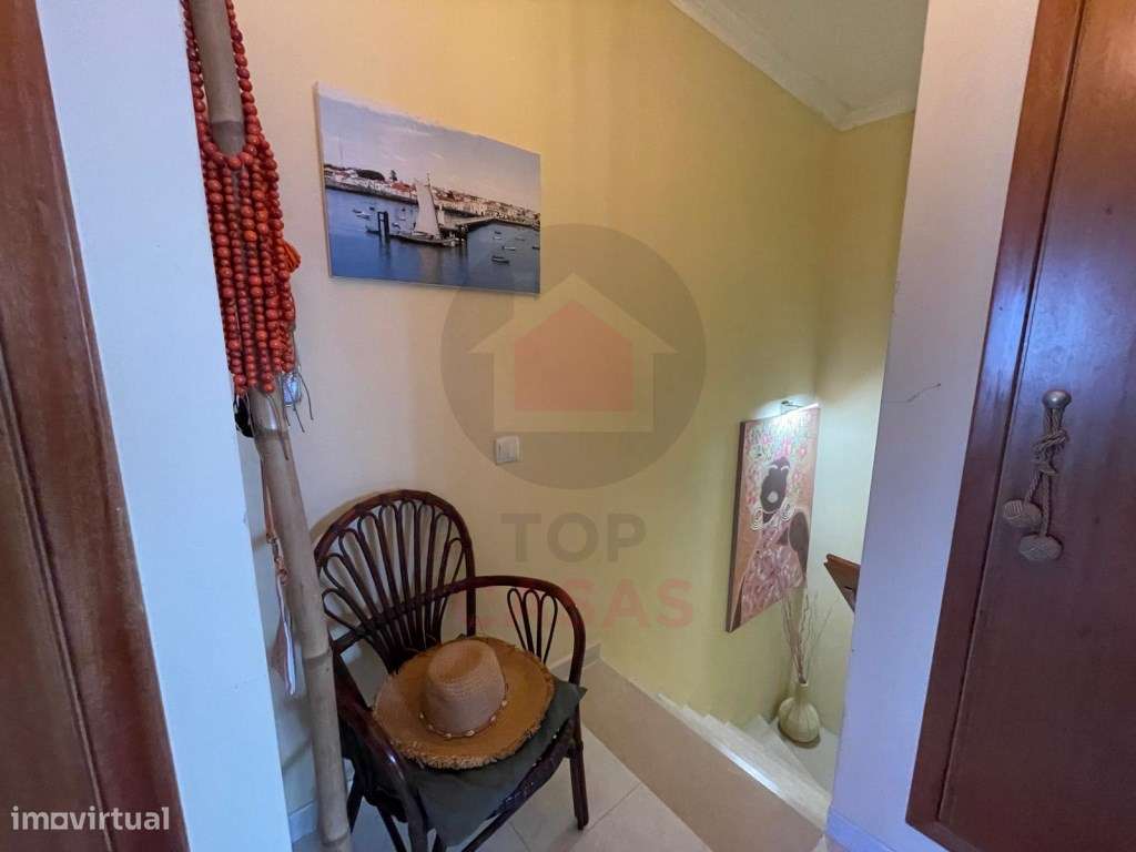 Moradia geminada no centro da Foz do Arelho-9