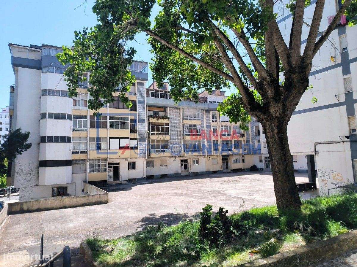 Apartamento T2 em Rio de Mouro - Sintra - Grande imagem: 1/16