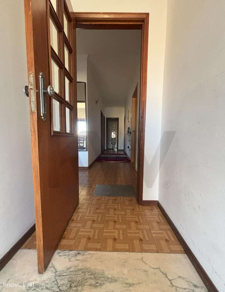 Apartamento T3 com localização privilegiada em Santa Maria da Feira-5