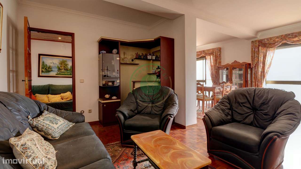 T3 com Garagem e Jardim - Grande imagem: 3/29