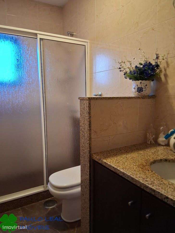 moradia 4 frentes em lote 900 m2 na trofa-8