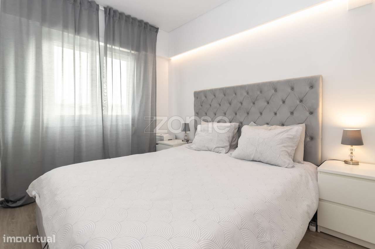 T2 Totalmente Remodelado – 69 m² | Torre da Marinha-12