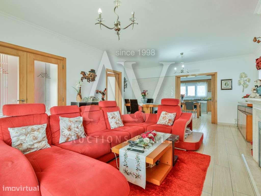 Moradia Independente V3+1 de R/C e Cave - Grande imagem: 5/41