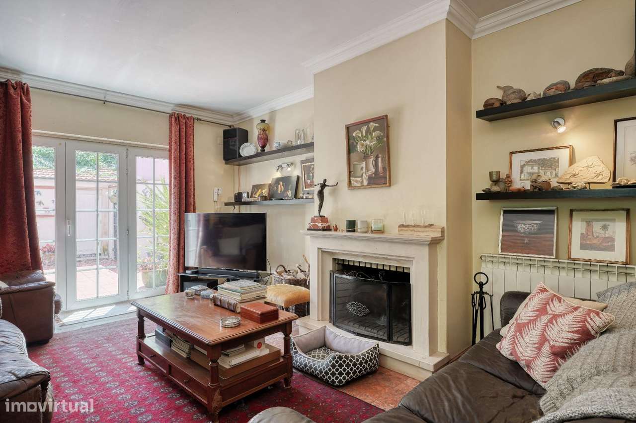 Casa com jardim no coração histórico de Sintra-12