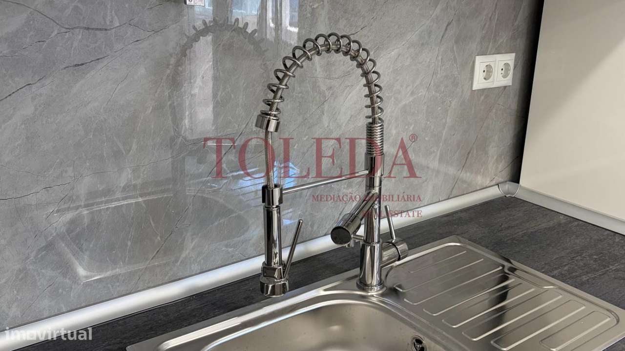 T1 no Centro da Amadora Remodelado-4