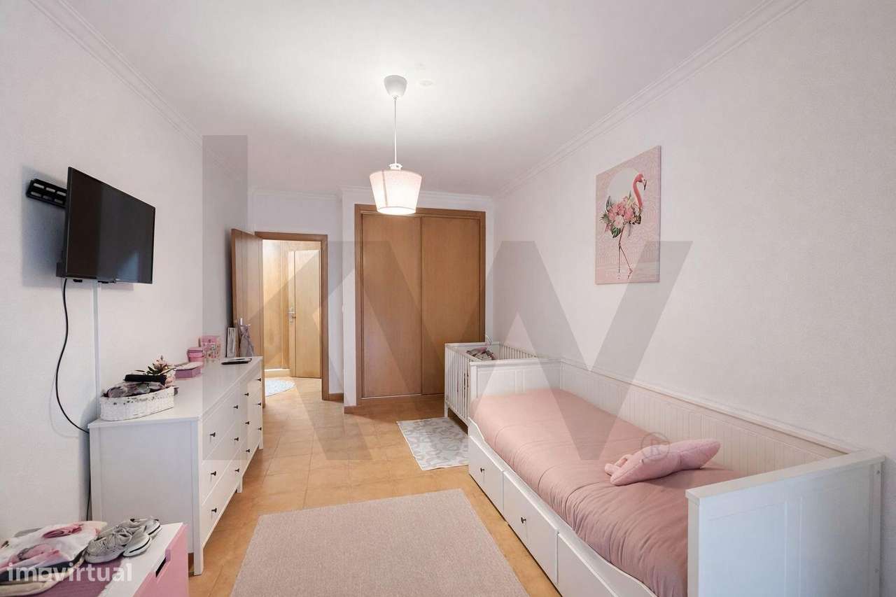 Apartamento T3 (T2 originalmente) c/ garagem - Alcoentre - Grande imagem: 5/16