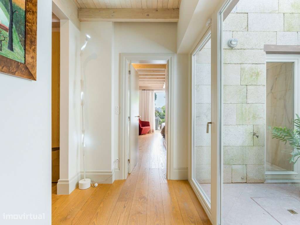 T2 Exclusivo com Jardim Privativo e Vista Rio na Baixa do Porto-17