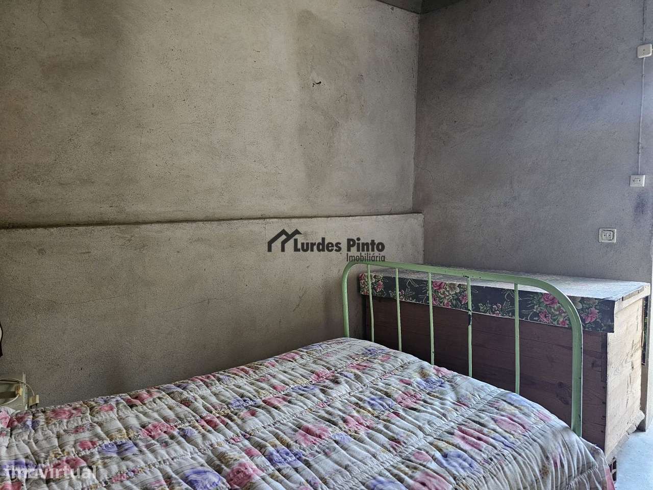 Duas moradias à beira da ribeira-9