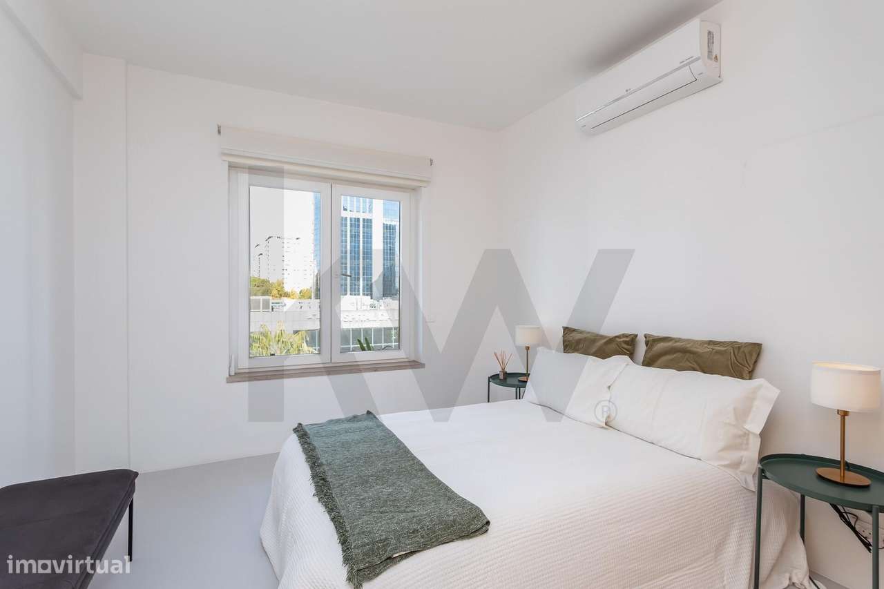 Apartamento T3 Renovado no Condomínio Torres de Lisboa | Laranjeiras S-38