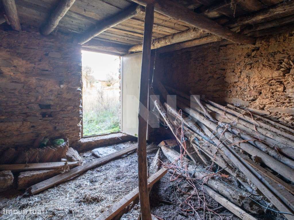 Terreno Rústico com 3720m2-7