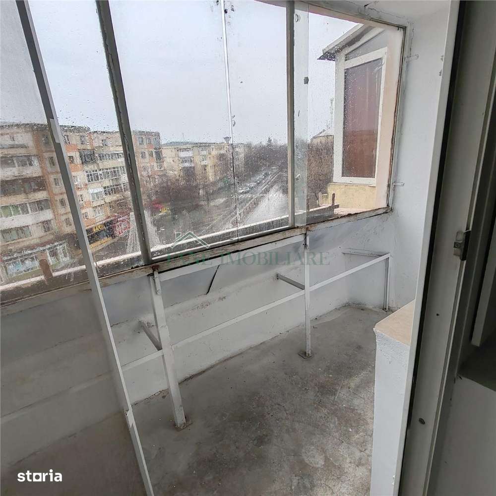 Vand apartament 3 camere amvelopat Urziceni Centru-9
