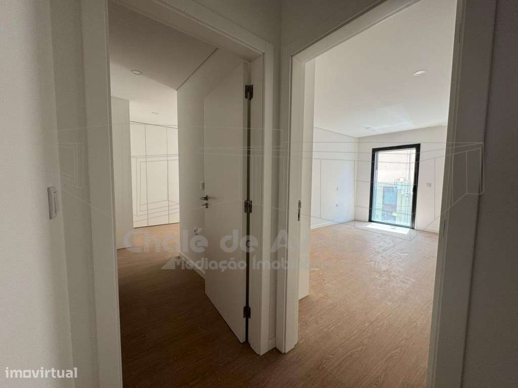 Apartamento T3 com 2 Lugares de Estacionamento em Esgueira | Aveiro-14