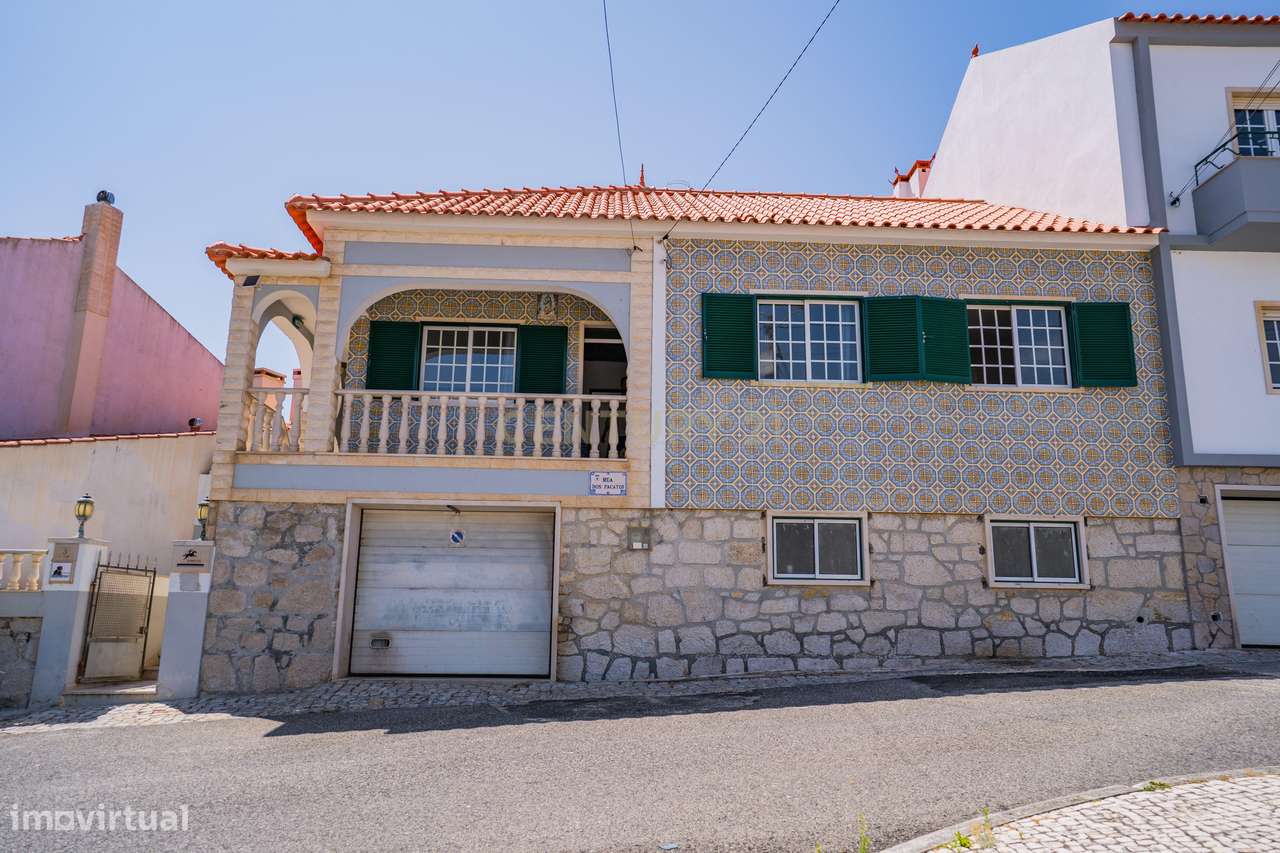 Propriedade composta por prédio, moradia e terreno em Salir do Porto-27