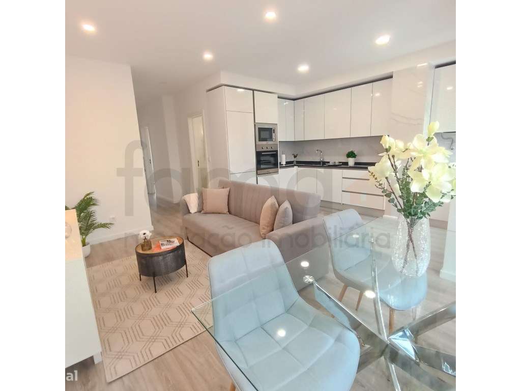 Apartamento T3 em Benfica - Totalmente Remodelado e com Home Staging - Grande imagem: 2/17