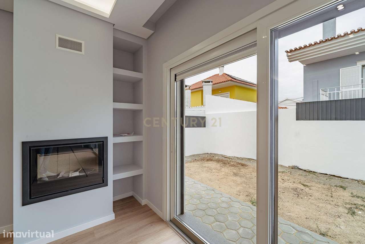 Moradia Nova térrea T3+1 em Fernão Ferro, Seixal-10