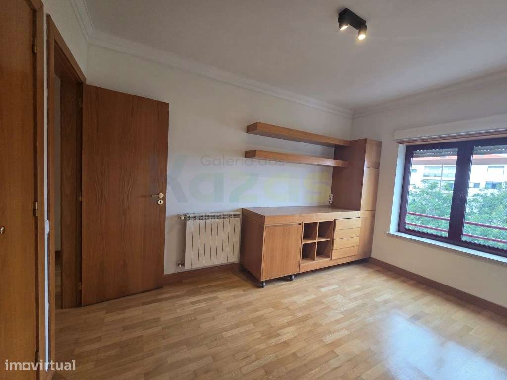 T3 com estacionamento - Zona Premium de Leiria, junto ao Seminário,...-15