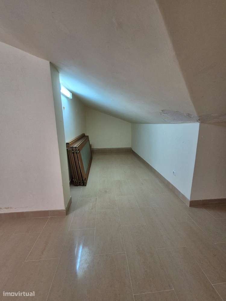 Moradia T5 em Bispeira, Sobral de Monte Agraço-46
