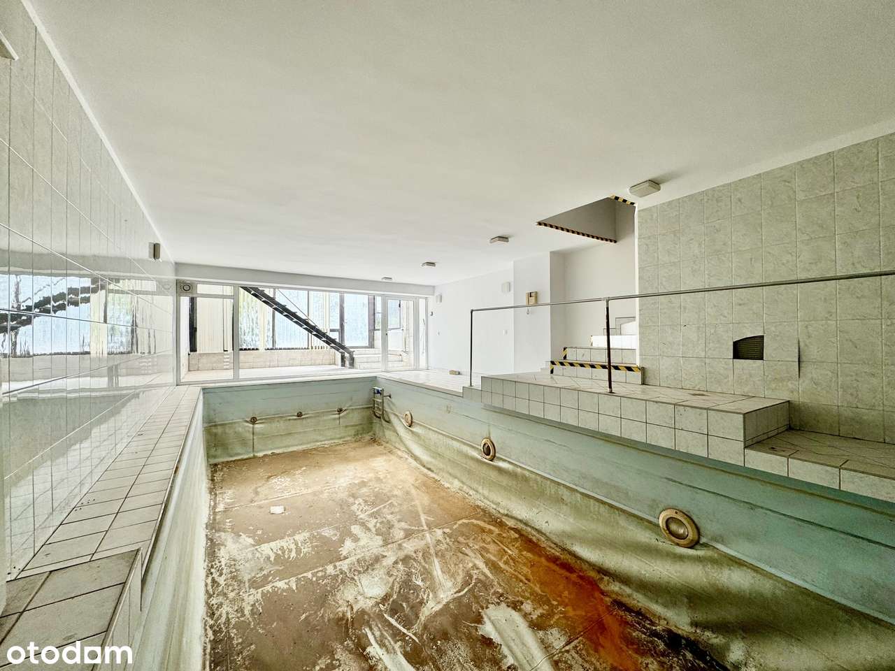 Dom mieszkalno-biurowy z basenem w atrakcyjnej lokalizacji | Mokotów-8