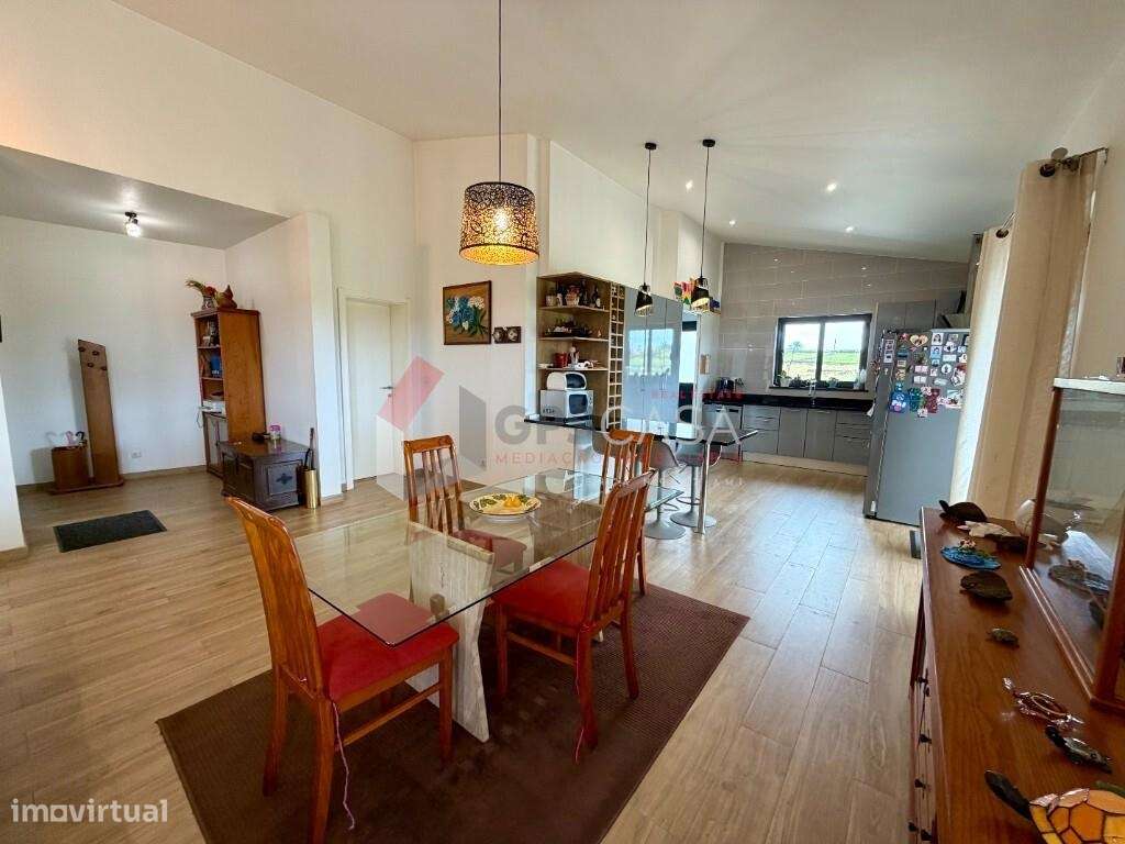 Moradia T3 de arquitetura moderna com excelentes áreas!-20