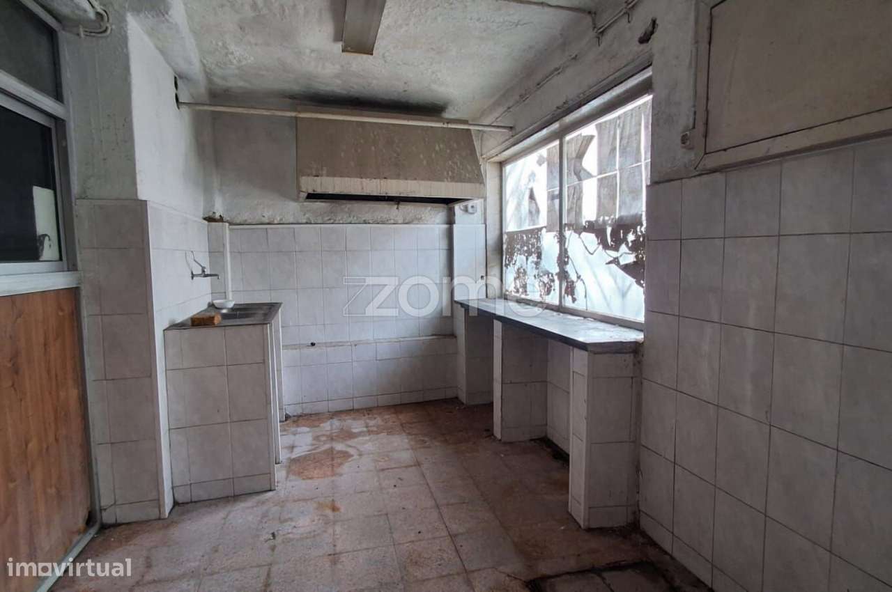 Moradia à venda na zona histórica da Pontinha-11