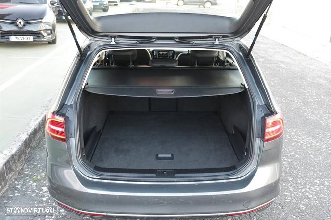 VW Passat Variant 2.0 TDi Highline DSG - 14