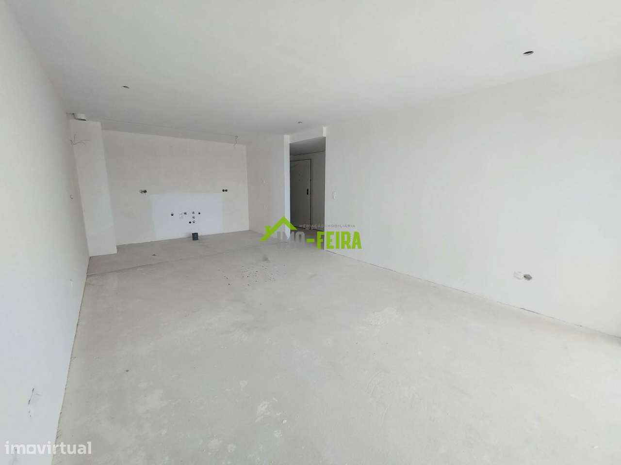 Apartamento T2 Novo, São João da Madeira-16