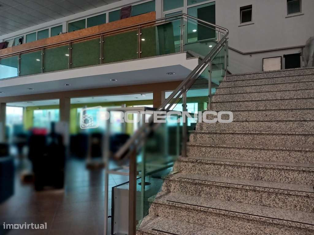 Armazém/Loja com Frente p/ a N235 - Z. I. Oiã - Grande imagem: 4/20