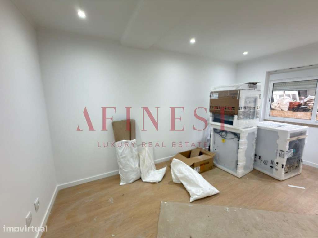 APARTAMENTO T2 RENOVADO COM AMPLO TERRAÇO NA PRAÇA DA IGREJA - AMADORA-4