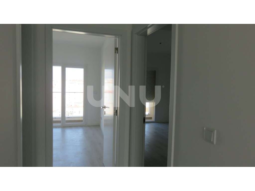 Apartamento T3 com garagem em Santa Marta do Pinhal - Grande imagem: 5/15