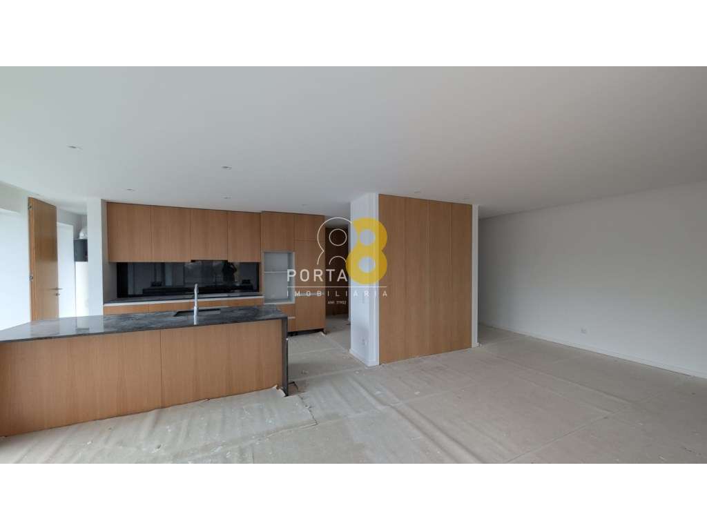 Apartamento T4 recuado com terraço - Grande imagem: 2/45