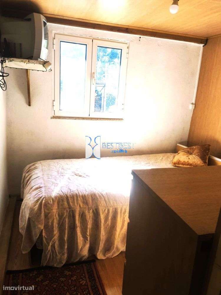 MORADIA INDEPENDENTE,REABILITAÇÃO, TERRENO 2.900M2, TELHADO,15MIN.FA-8