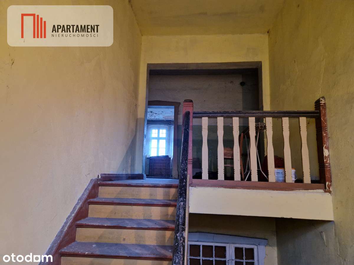 Dom w stylu dworkowym z dużą działką-14