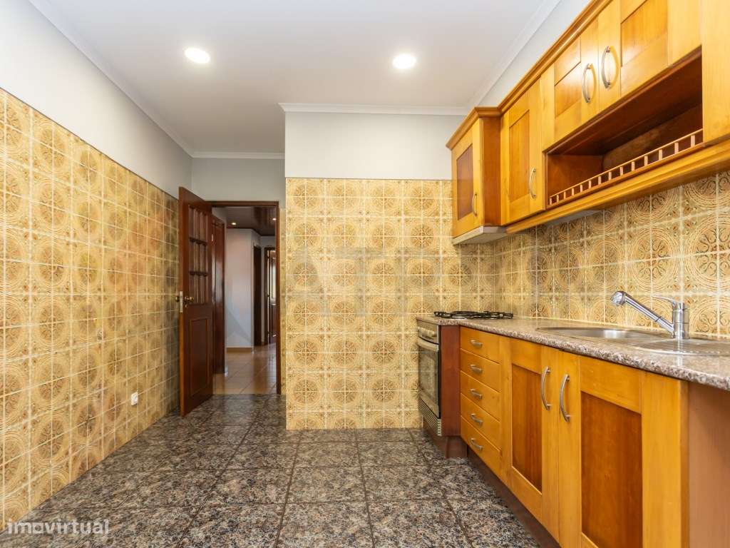 Oportunidade Imperdível, Ideal para investimento ou habitação.-23