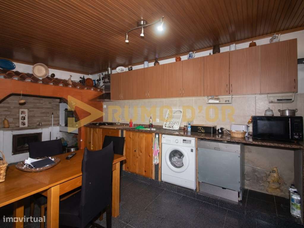 Moradia T3 +1 com Excelente Espaço e Tradição no Tojal - Alenquer-6