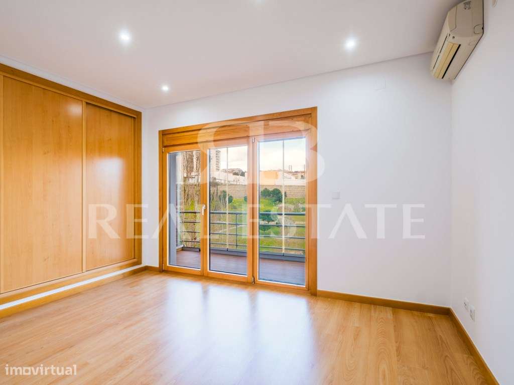 T3 com 150m2 + 2 VARANDAS + VISTA + ESTACIONAMENTO - Colinas do Cru...-23