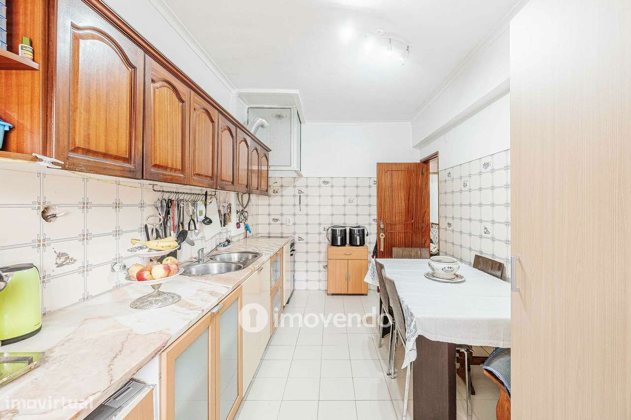 Apartamento T2 com arrecadação, em Agualva-10