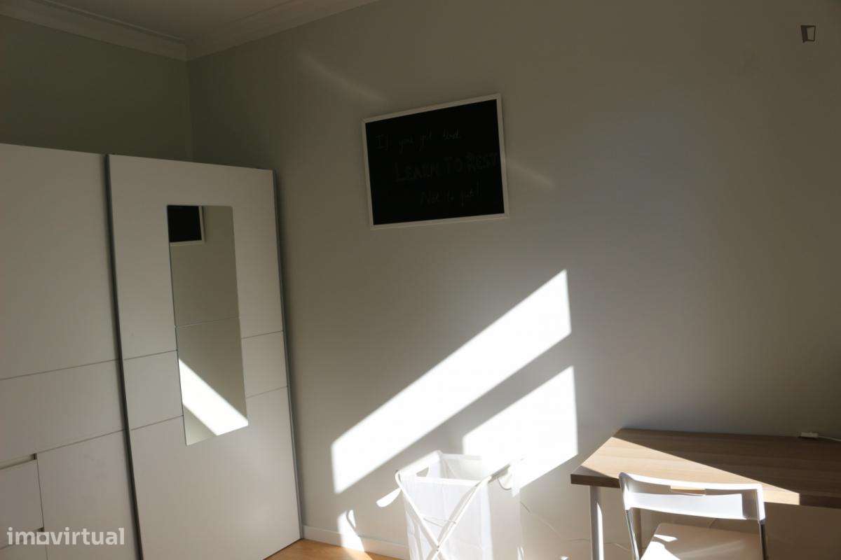 Quarto - localizado em Paranhos Porto - Grande imagem: 4/8