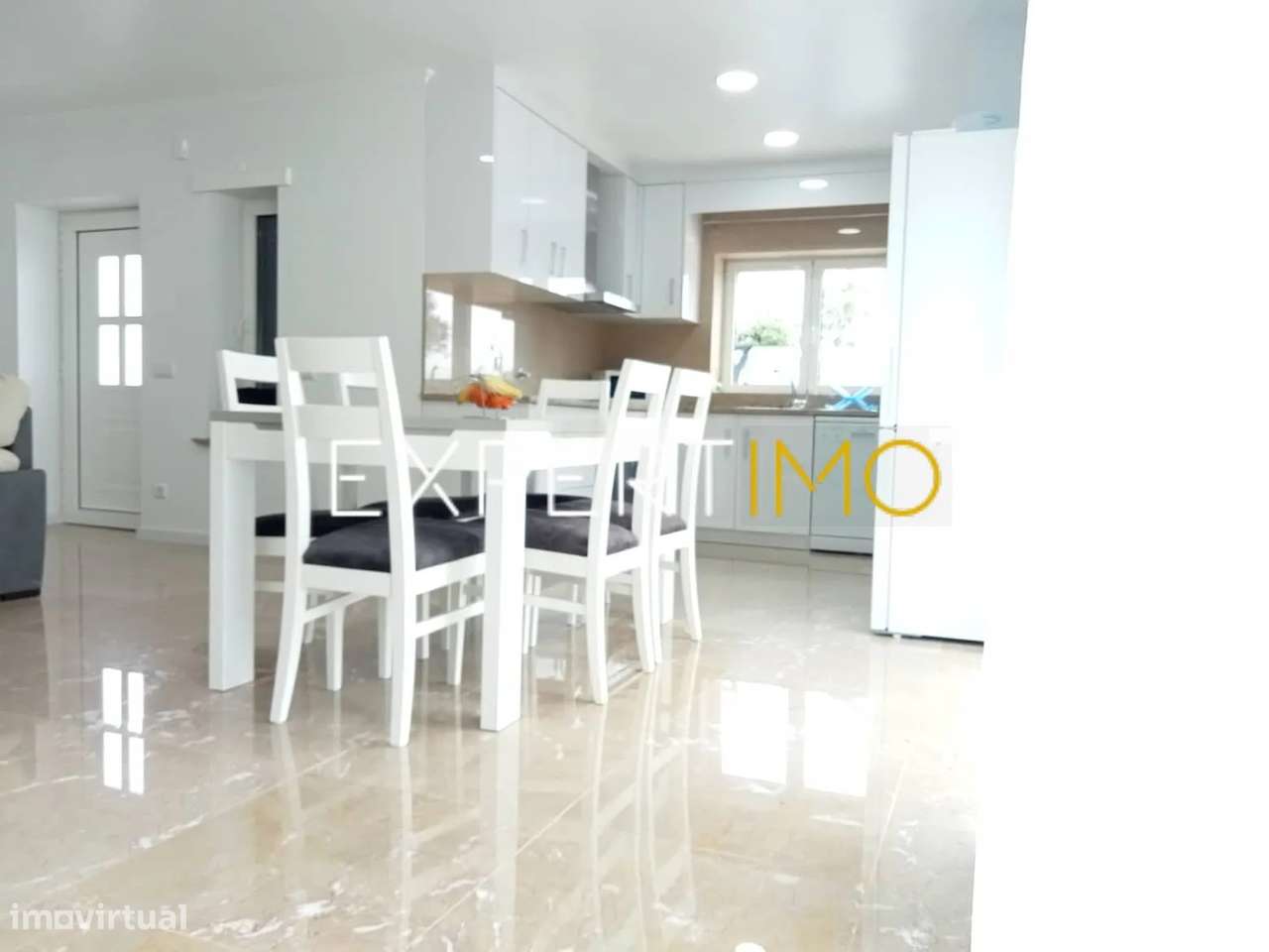 Moradia T2 São Bento, Porto de Mós, Leiria com design moderno-13