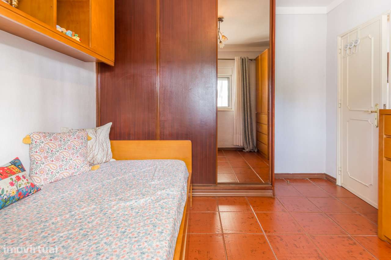 Moradia T2 com piscina e com Anexo T1 em Fernão Ferro, Seixal-23