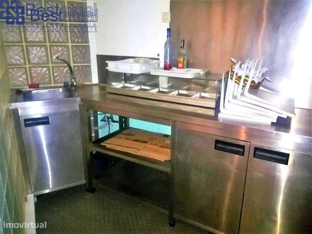Café-Snack-Bar-300 m2-C/Possib. de Permuta-Marquês Sá da Bandeira-6