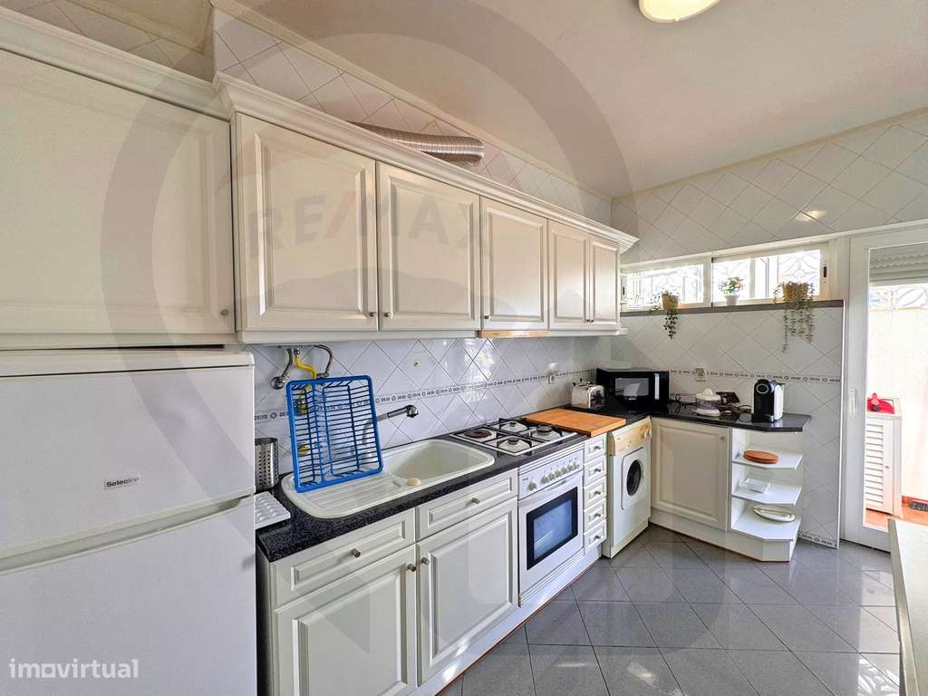 Apartamento T2+1 com Varanda | Praia da Rocha Portimão-8