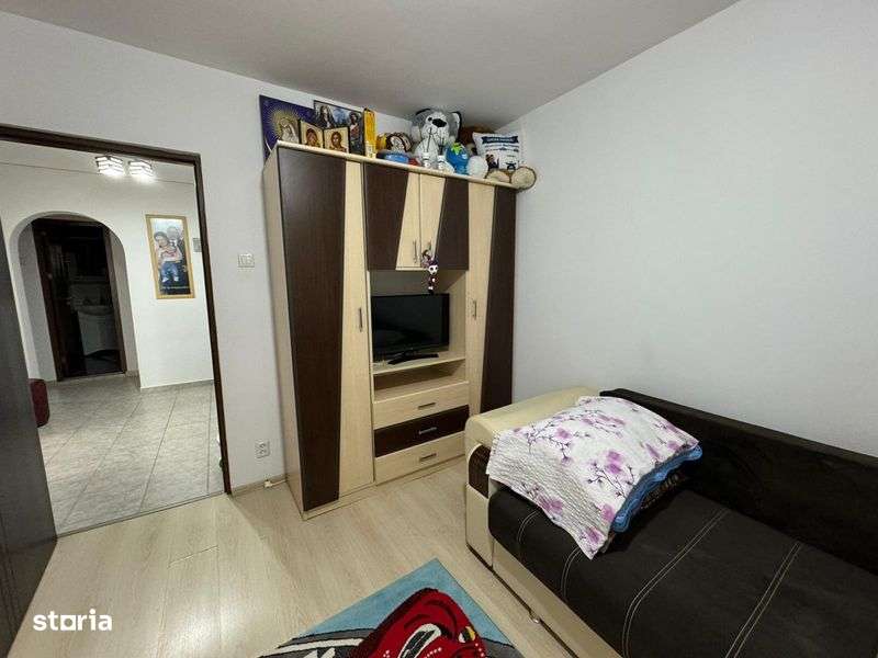 Propietar,inchiriez ap 4 camere f aproape de Piata Berceni - Imagine principală: 5/8