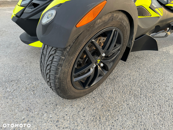 Can-Am Spyder - 4