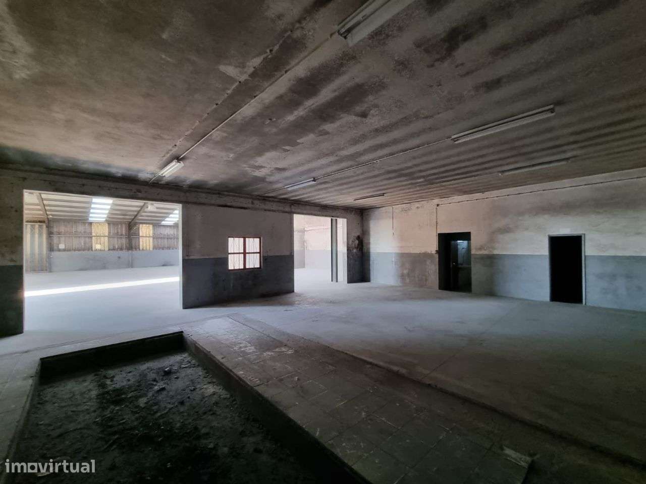 Armazém para arrendar em Barcelinhos - Grande imagem: 2/8