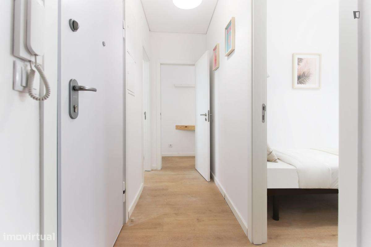 Quarto - localizado em Alameda Lisbon - Grande imagem: 2/10