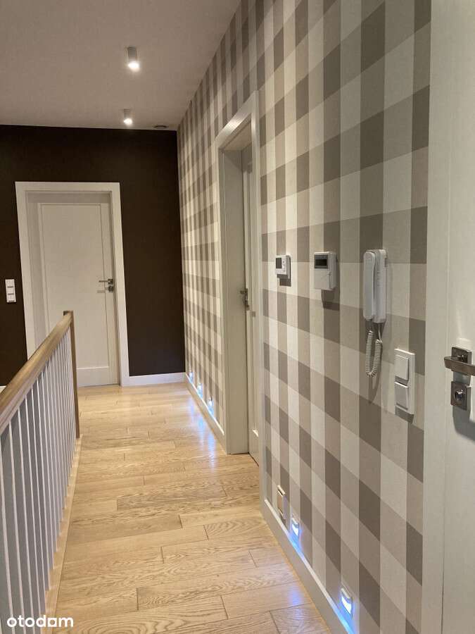 Duży dom z pokojem na parterze blisko lasu-8