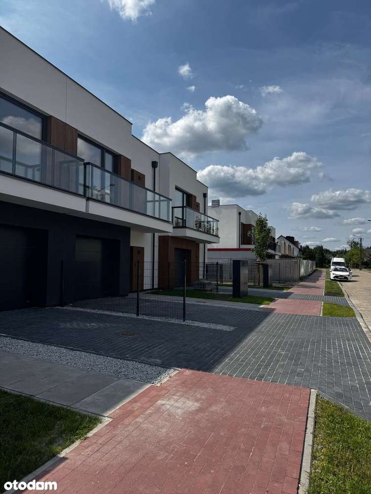 Nowoczesne domy z garażem w zabudowie szeregowej - Pełny obrazek: 3/15