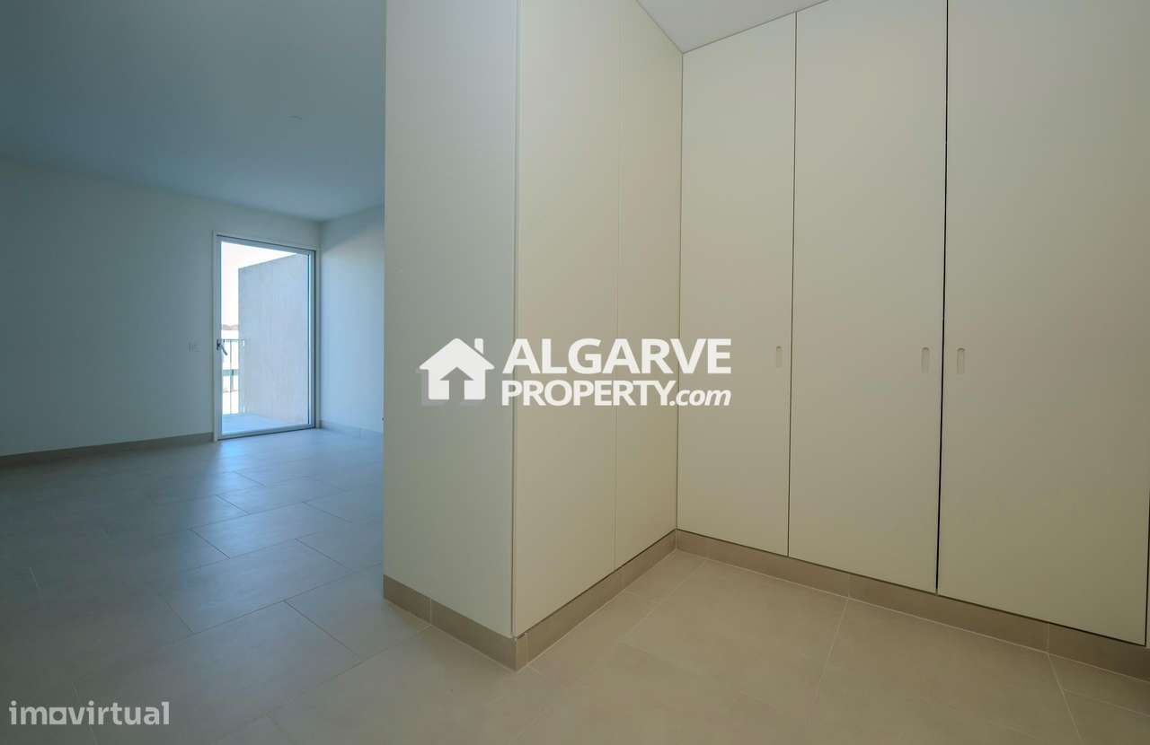 Sofisticação Moderna no Coração de Vilamoura: Apartamento Premium T2 n-15