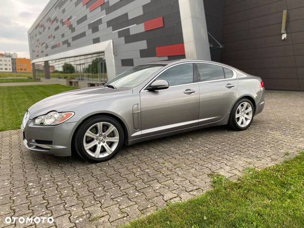 Jaguar XF 3.0 V6 D Premium Luxury - 4