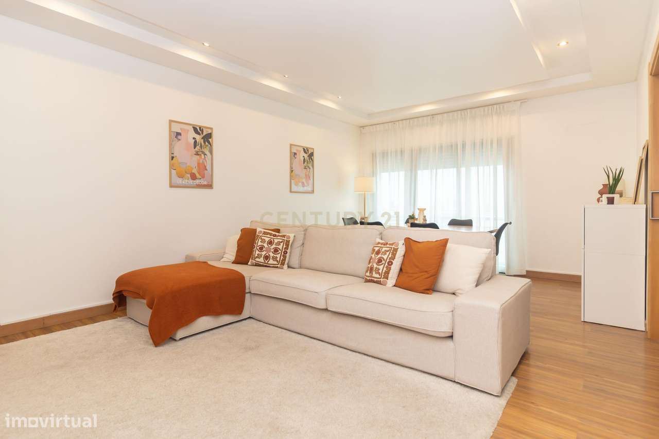 Apartamento T2 c/ garagem e arrecadação, Redondos, Fernão Ferro-0